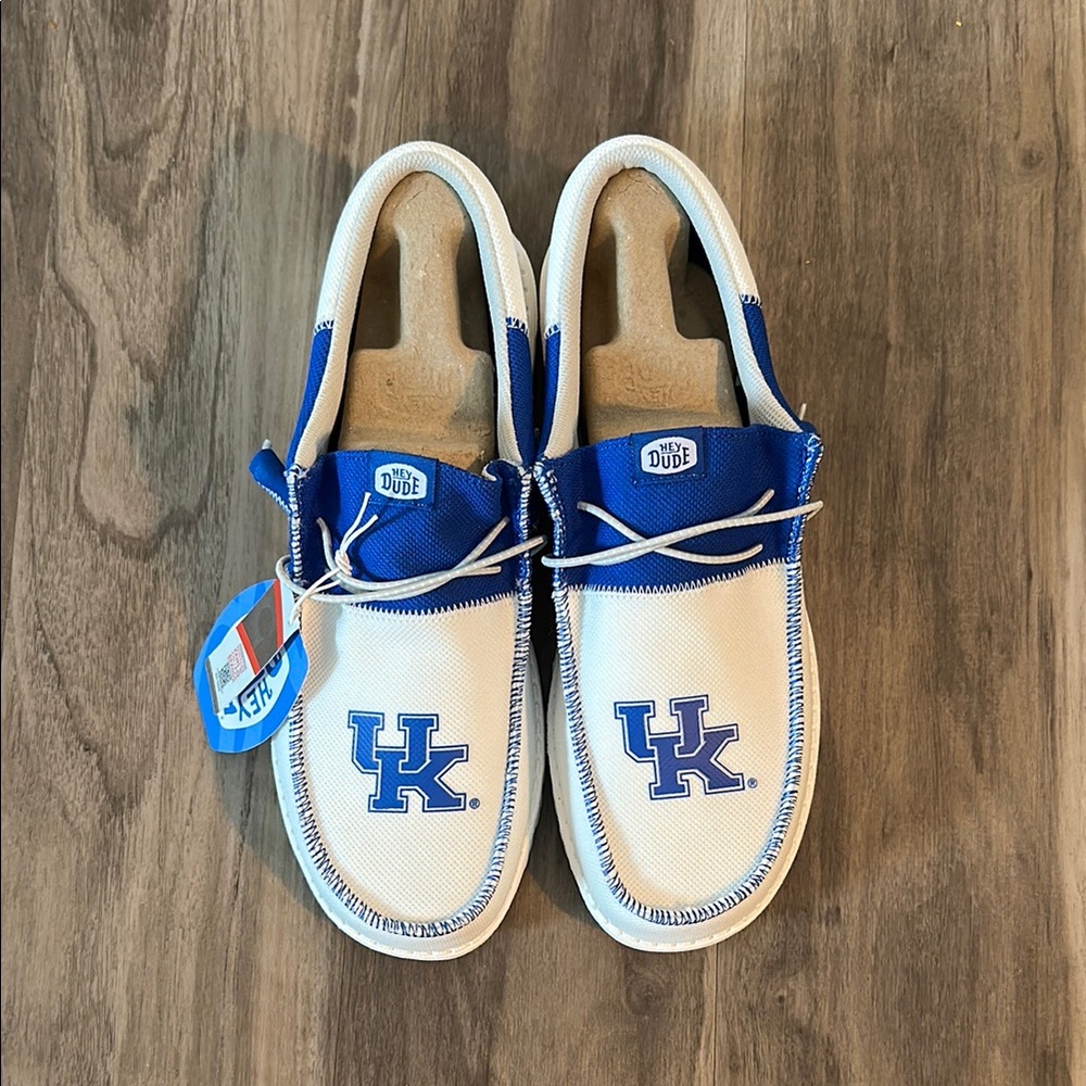 Hey Dudes Kentucky wild cats size 12 men’s
